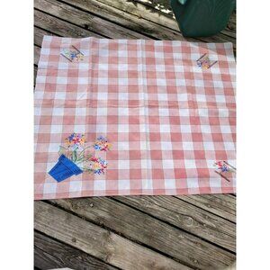 Table Topper Red White Plaid Embroidered Flowerpot Flowers Floral 4 Corners Vtg